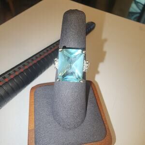 925 STERLING SILVER SZ 6.5 AQUA BLUE COCKTAIL RING